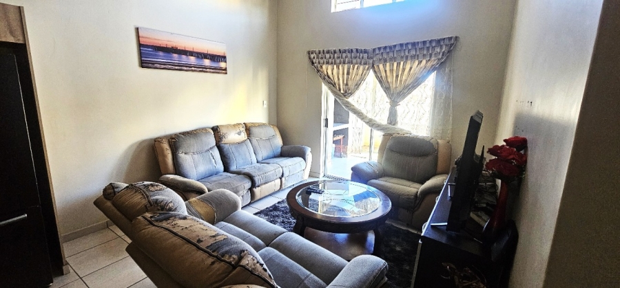 To Let 3 Bedroom Property for Rent in Waterval East North West